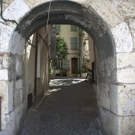 Lägenhet Vieille Antibes- Marche' Provencal *